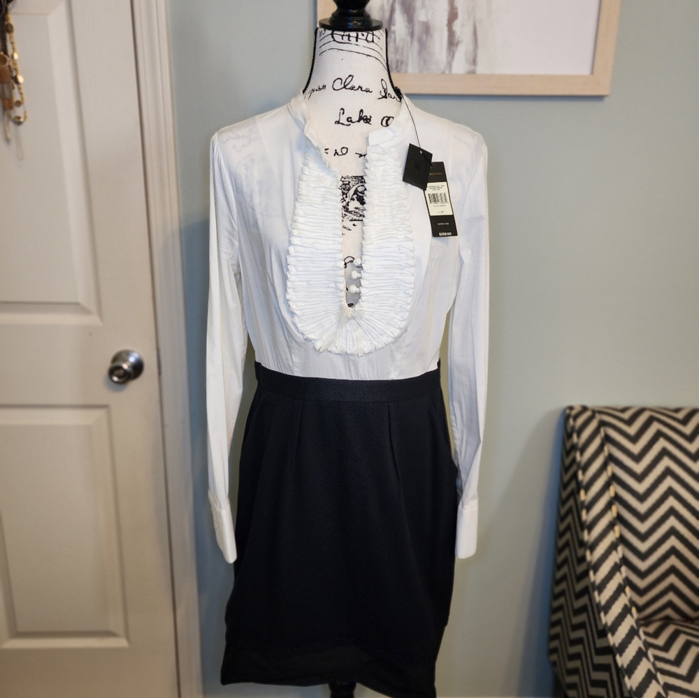 NWT BCBGMaxAzria Plunge Neck Dress Size 12 Off White/Ivory and Black